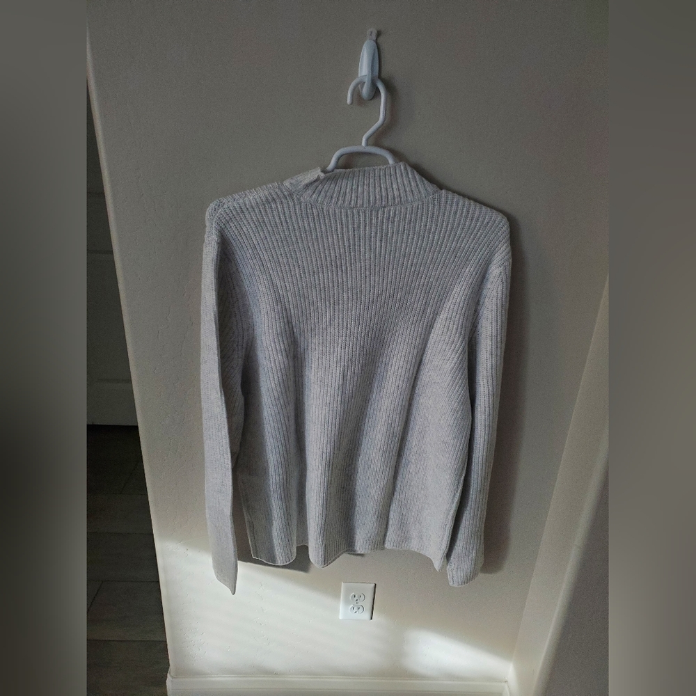 Express Sweater - Picture 3 of 3